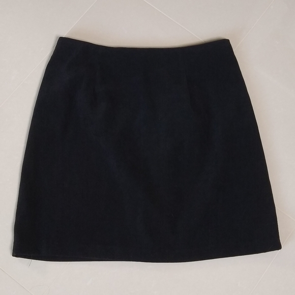Zara Black A Line Faux Suede Mini Skirt Size Small Mid Rise Zip - Picture 5 of 5